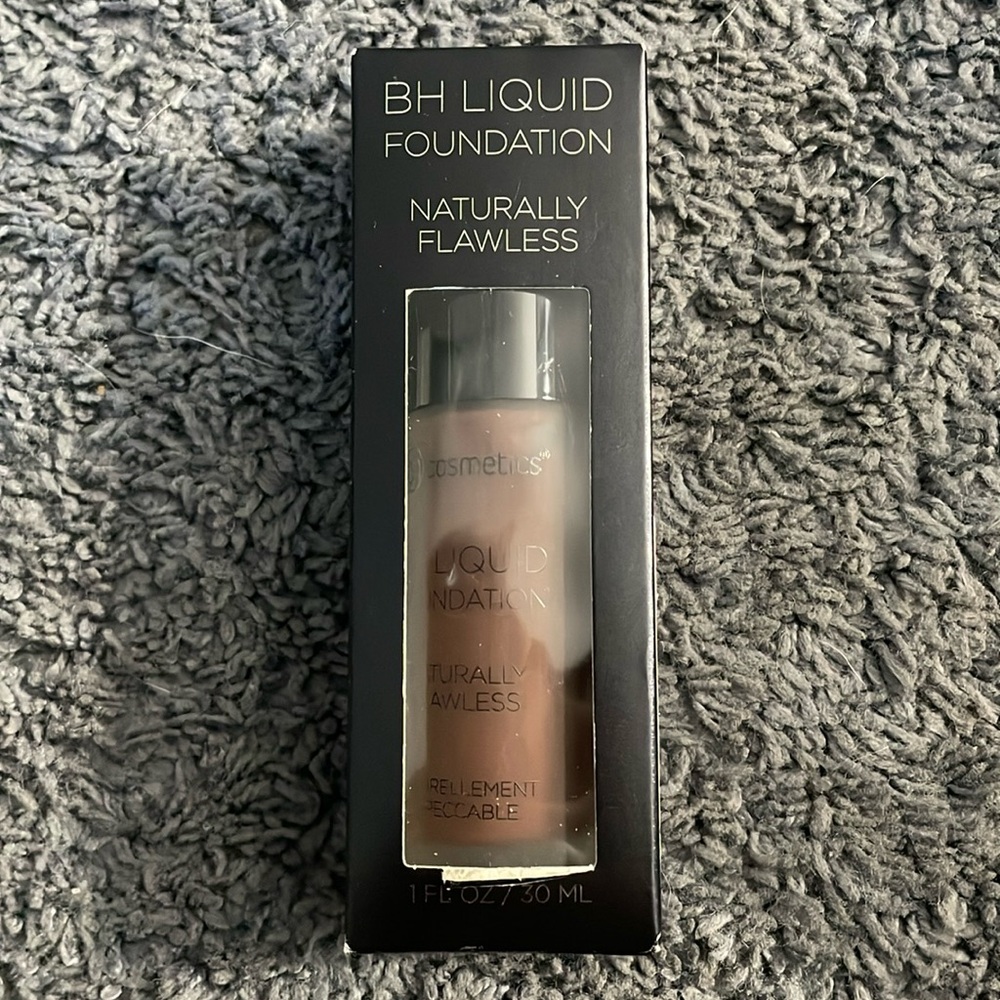 NWT Bh Liquid Foundation
